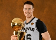 开云体育入口-柯隆主力中场复出，助球队取得宝贵三分的简单介绍