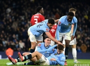 开云官方app入口-曼城大胜诺里奇，取得关键胜利