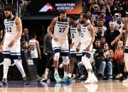 开云体育中国-深圳队横扫步行者，布克扛起全队的简单介绍