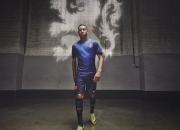 开云体育入口-赛道上的孤独领跑者，阿什拉夫连续得分拉开差距，F1年度争冠之夜悬念渐失