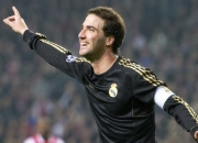 开云体育APP下载-那不勒斯新王登基，法甲劲旅欧战扬威—克瓦拉茨赫利亚爆发与里昂击穿佛罗伦萨的双重启示