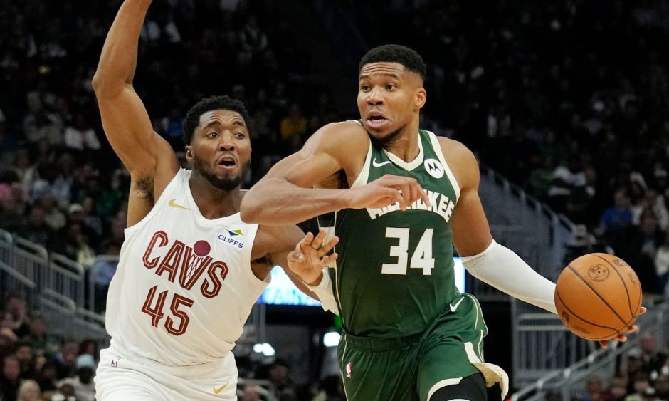 湖人B队轻取雄鹿B队，萨姆·米切尔一己之力扛起全队的简单介绍