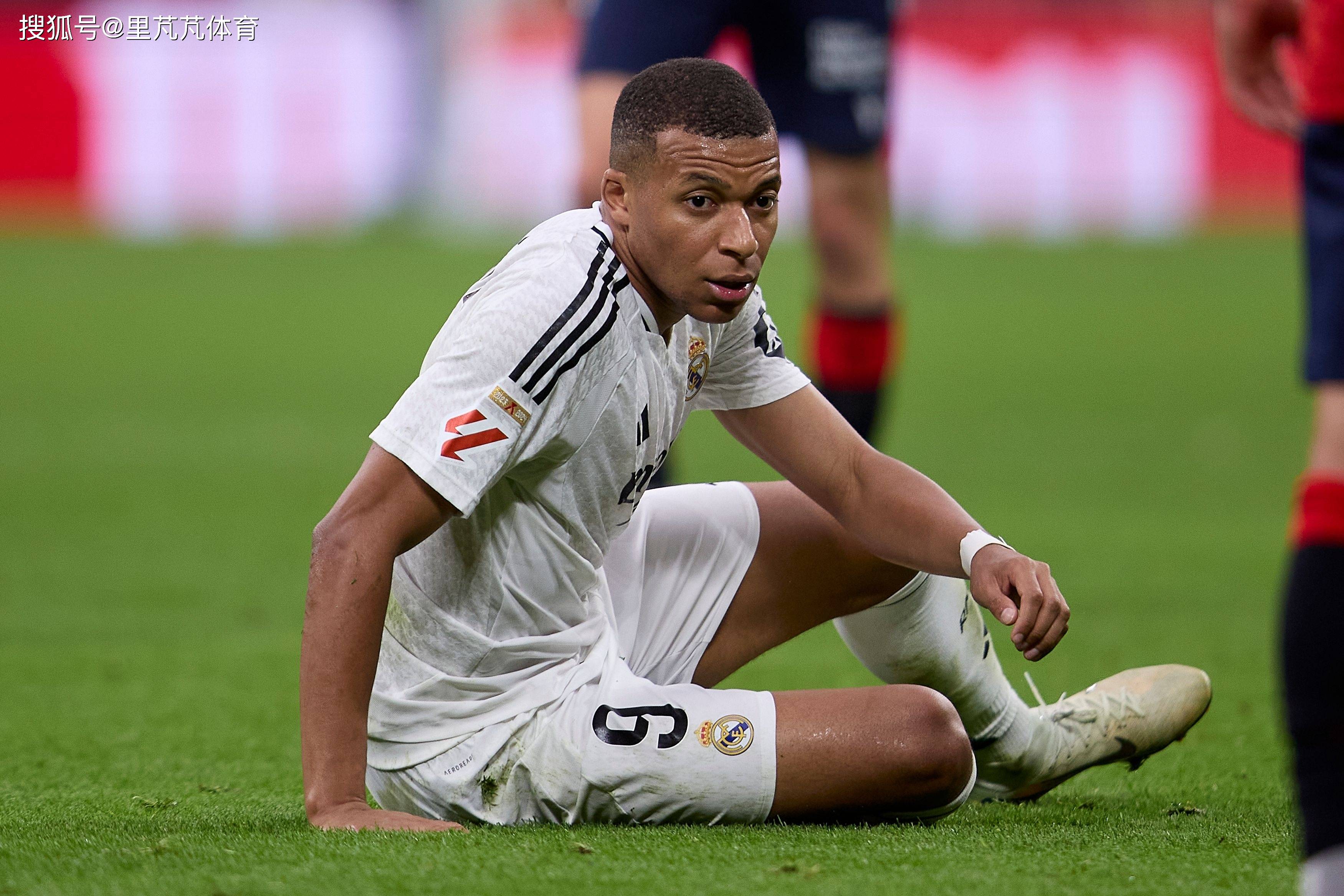 包含阿根廷碾压莱比锡红牛，姆巴佩制霸全场的词条