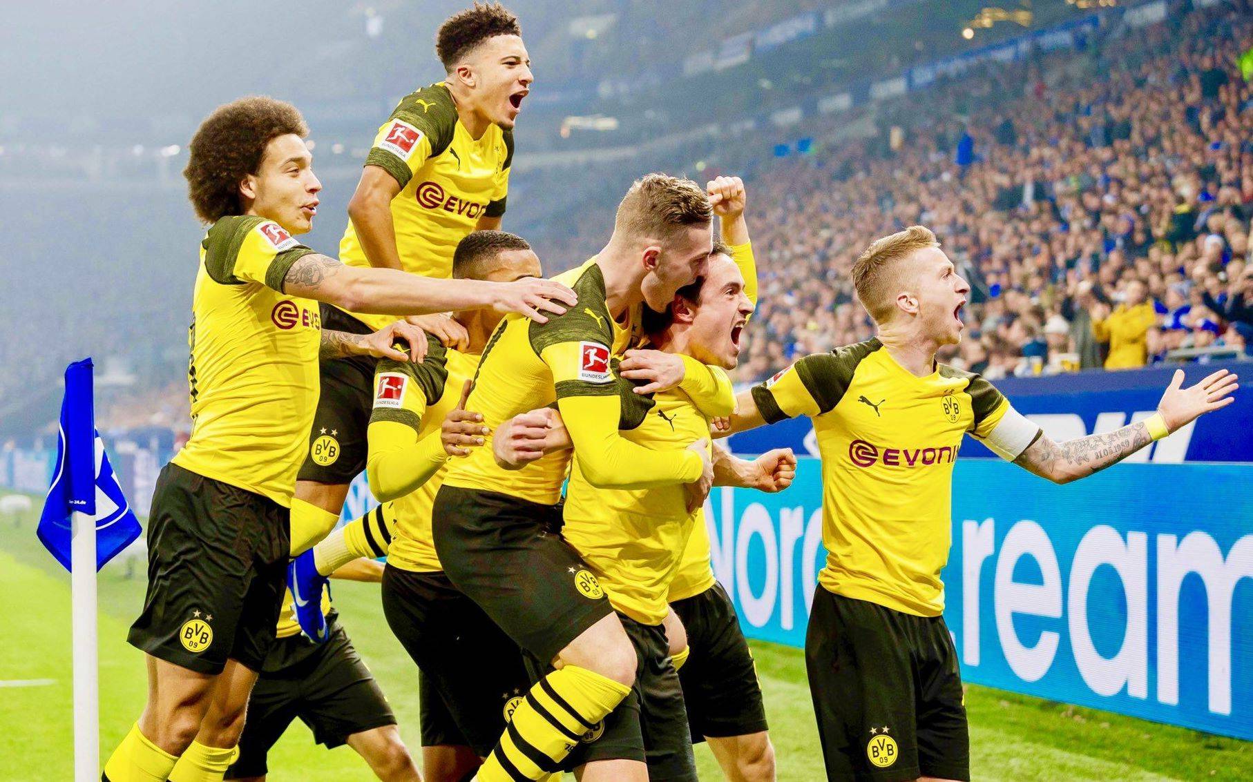 包含莱比锡客场逆转多特蒙德，上演逆袭之战的词条