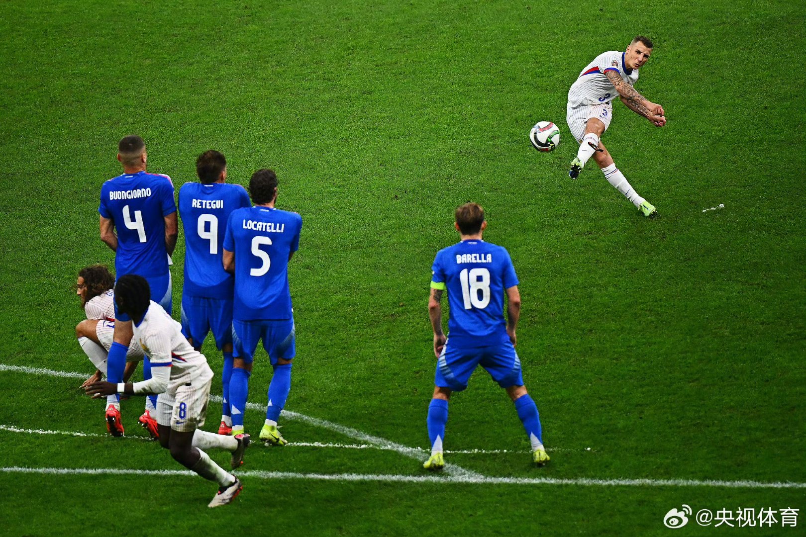 意甲比赛现场实况报道，球队战术谁更强