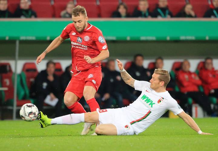 关于美因茨主场险胜对手，成功守住三分的信息