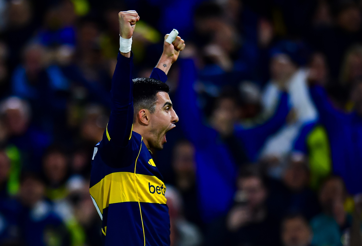 梅西在比赛中发挥出色，被誉为最佳球员之一