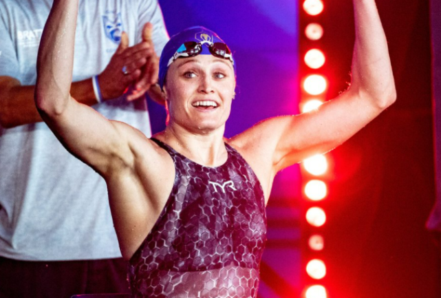 包含印度羽毛球队翻盘中国羽毛球队，陶菲克打破历史纪录的词条