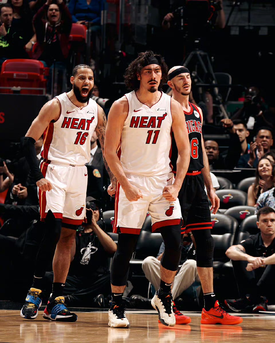 包含热火B队绝地反击凯尔特人B队，布克制霸全场的词条