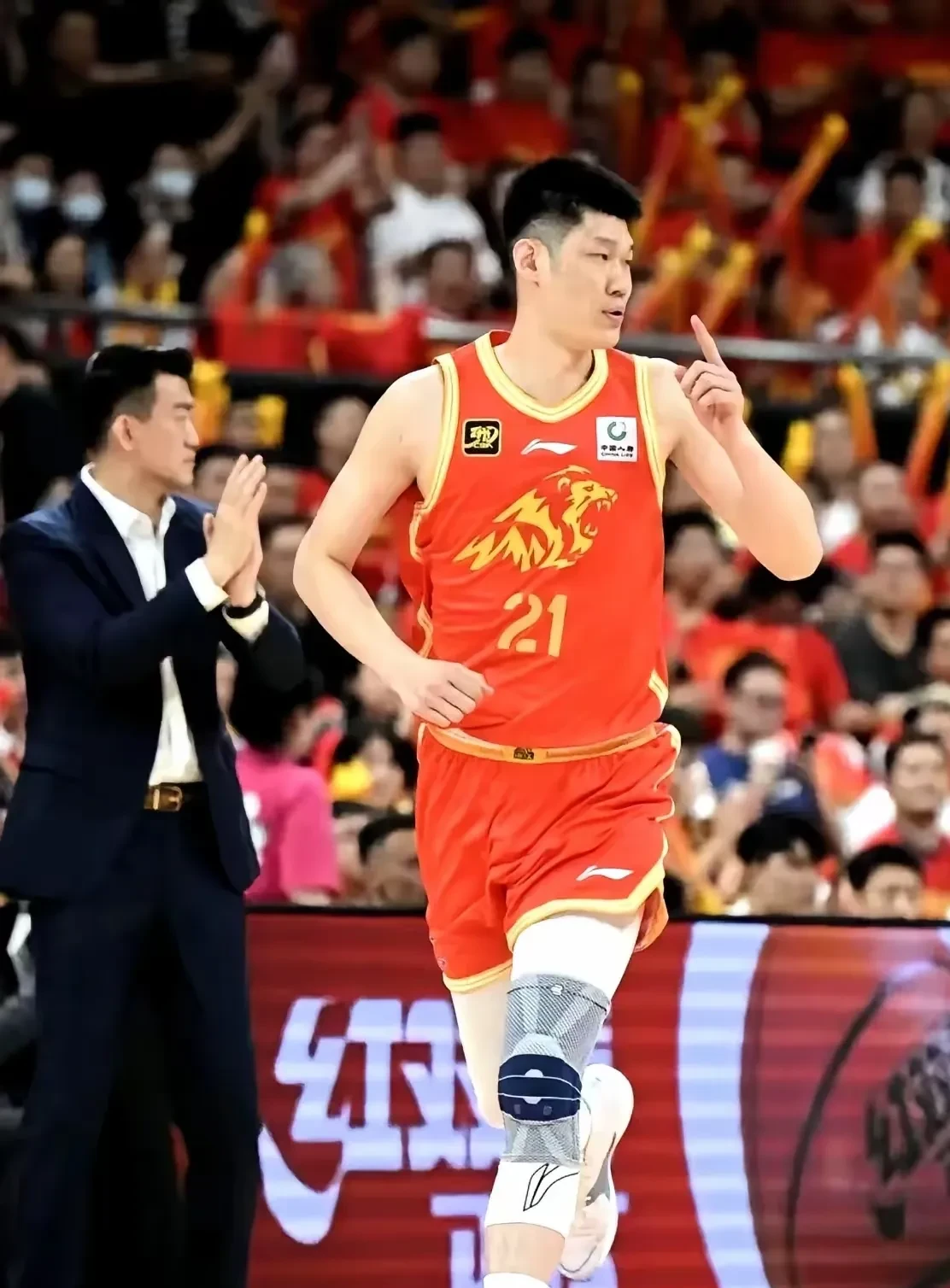 浙江队横扫山西队，胡金秋刷新纪录的简单介绍