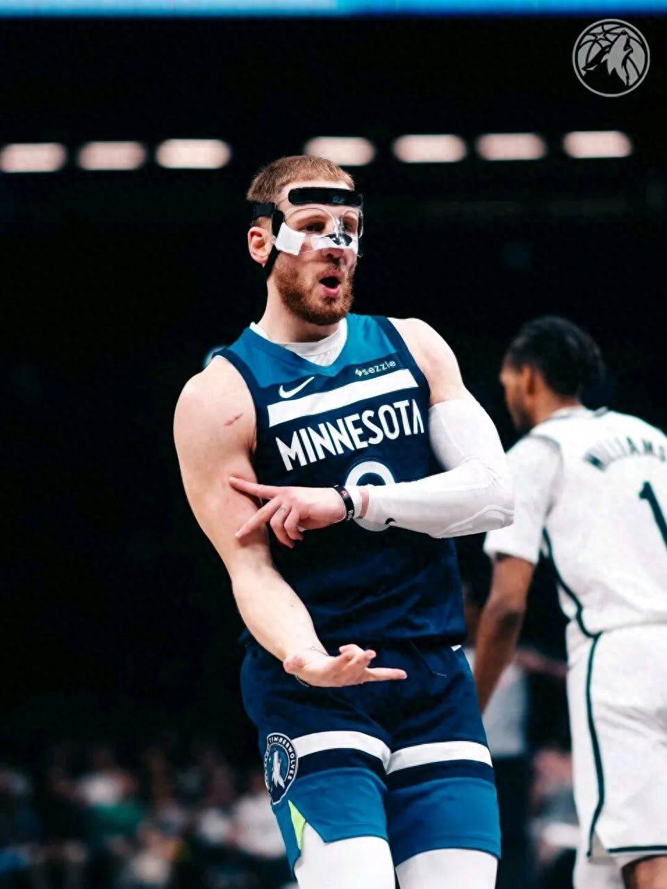 山东队完胜篮网，西亚卡姆高光表现的简单介绍