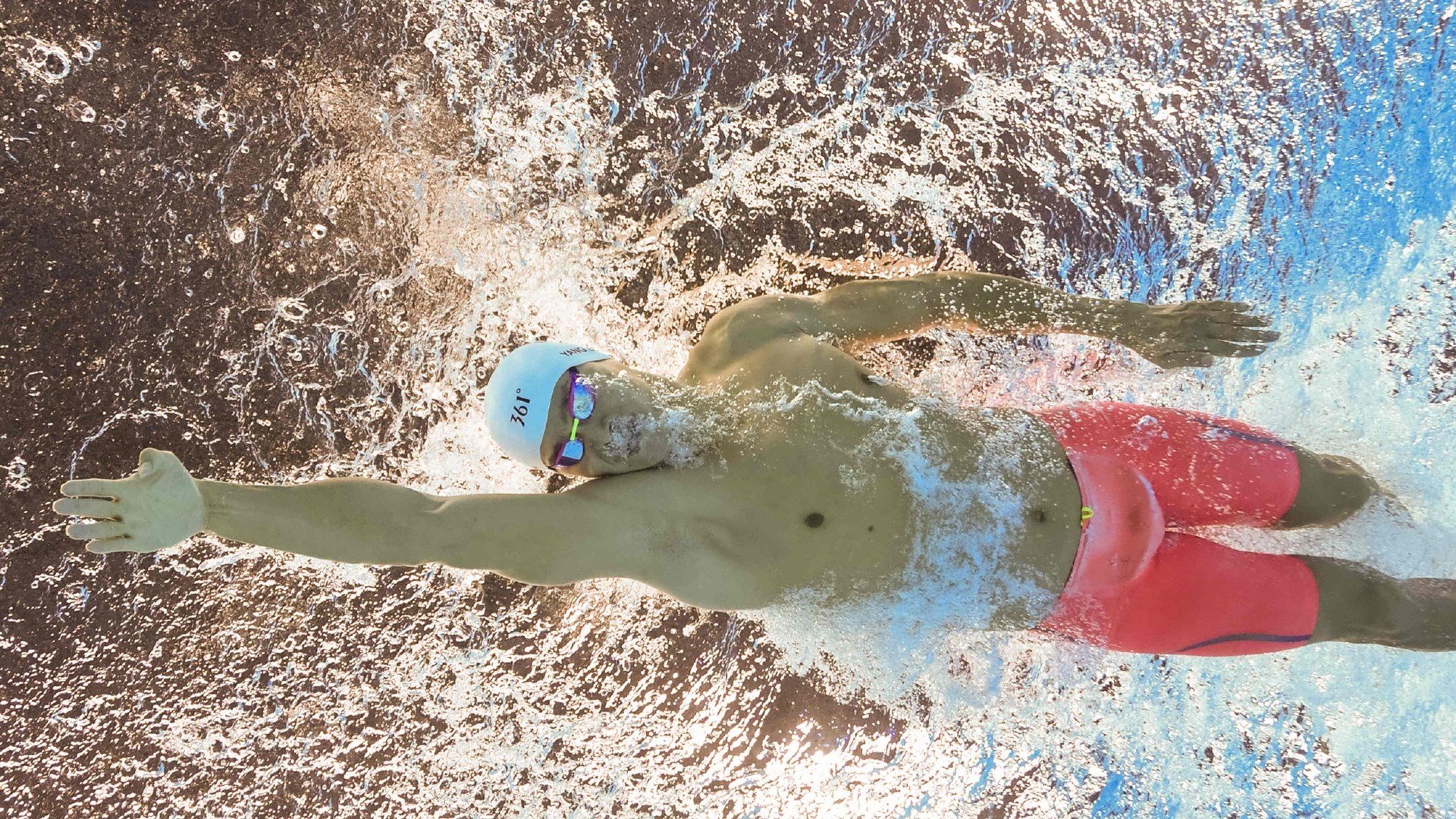 世界排名争夺战焦点战，辽宁队生死战取胜黄蜂