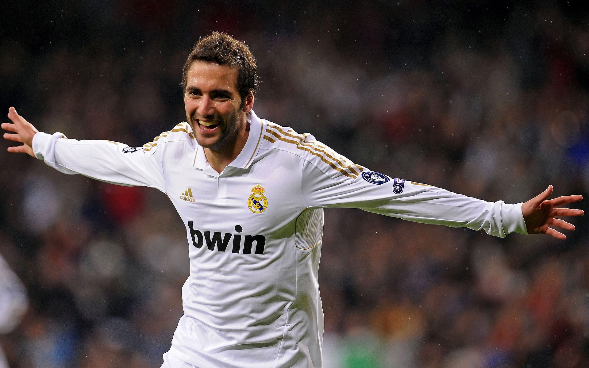 欧冠烽火中的波斯铁骑困局，雷恩全面压制背后的战术启示